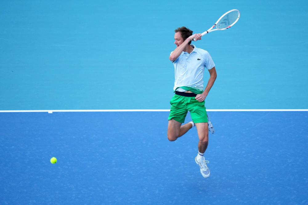 杏彩体育网页版：日媒：日本队今日进行赛前一日踩场训练，三笘薰和长友佑都缺席.